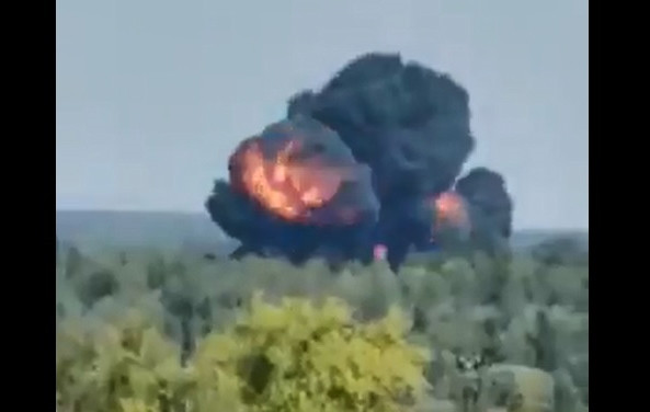 Trong khi đó, nhiều có rất nhiều phi công trẻ mới ra trường, lần đầu làm quen với các loại máy bay mới, nên vẫn chưa đủ kinh nghiệm; bên cạnh đó, công tác đào tạo phi công chưa thực sự có chất lượng. Điều này dẫn đến những hậu quả đáng buồn; Yuri Sytnik nói.