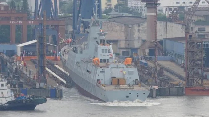 Như vậy là chỉ 2 năm sau khi chính thức được đặt mua, cặp tàu Type-054A/P đầu tiên đã xong xuôi. Qua đó có thể thấy khả năng đóng tàu khủng khiếp của ngành Công nghiệp Quốc phòng Trung Quốc.