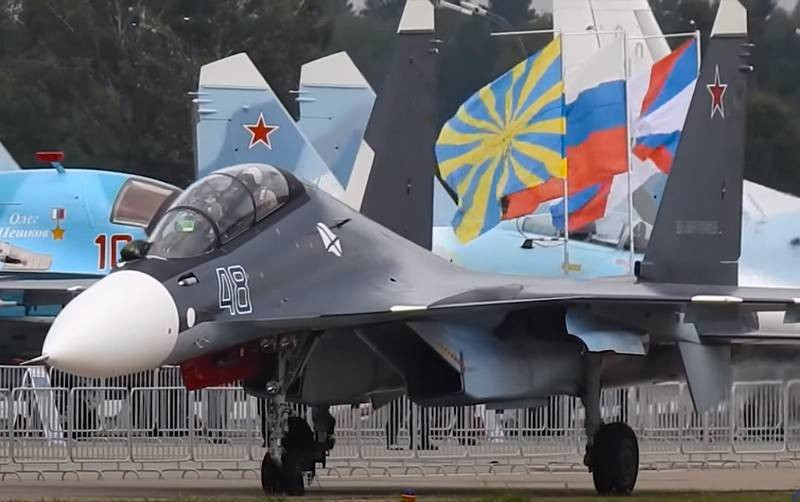 Đầu tiên là phiên bản Su-30SM2, là biến thể mới nhất của Su-30 và có thể là biến thể cuối cùng sản xuất dành cho mục đích sử dụng trong nước. Su-30SM2 dự kiến sẽ được đưa vào biên chế Không quân Nga với nhiều cải tiến hơn so với thiết kế Su-30SM và sử dụng các công nghệ được phát triển cho các máy bay chiến đấu Su-35 và Su-57.