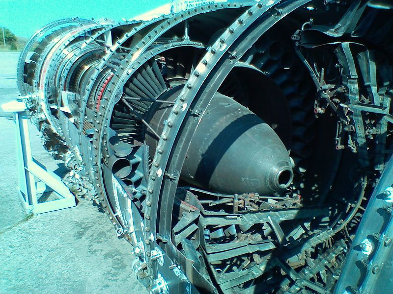 Ngoài ra, máy bay ném bom chiến lược Tu-160M của Nga, hiện đang sử dụng động cơ phản lực mạnh nhất, trong các loại máy bay quân sự trên thế giới, đó là động cơ NK-32M, tạo ra lực đẩy 245 kN (55.000 lb f ) khi sử dụng chế độ đốt sau.