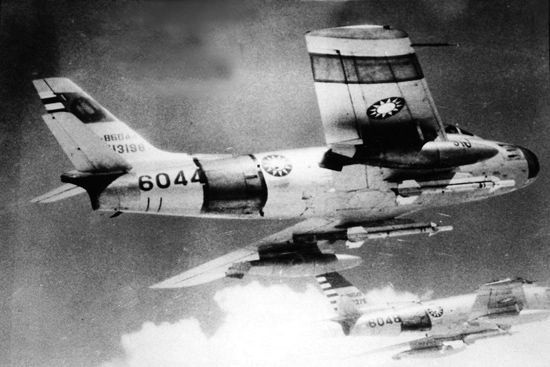 Với tầm bay cao hơn những chiếc F-86, những chiếc MiG-17 có thể tránh được đòn tiến công bằng pháo hàng không của những chiếc F-86; tuy nhiên những chiếc F-86 đã giành chiến thắng áp đảo MiG-17, bằng tên lửa dẫn đường AIM-9.