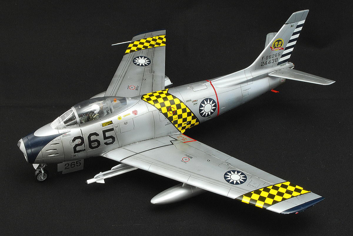 Khi đó Mỹ tuyên bố "đảm bảo an ninh cho Đài Loan", mặc dù không trực tiếp can thiệp quân sự, nhưng Mỹ đã giúp Đài Loan vũ khí, huấn luyện lực lượng, để Đài Loan có thể đứng vững trước khả năng quân sự ngày càng tăng của Trung Quốc; đặc biệt là trên khu vực eo biển Đài Loan. 