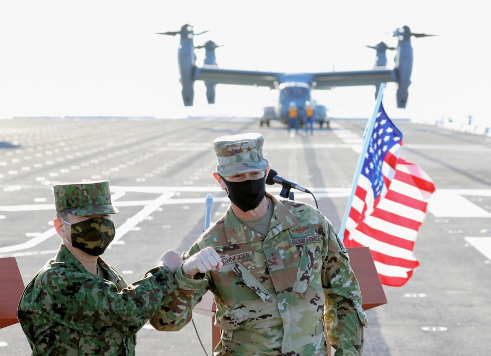 Tuy nhiên, sự thay đổi này cũng phản ánh sự chuyển hướng của Mỹ, để tập trung vào đối phó với Trung Quốc và Nga, hiện được Mỹ xác định là những mối đe dọa chính trong tương lai.