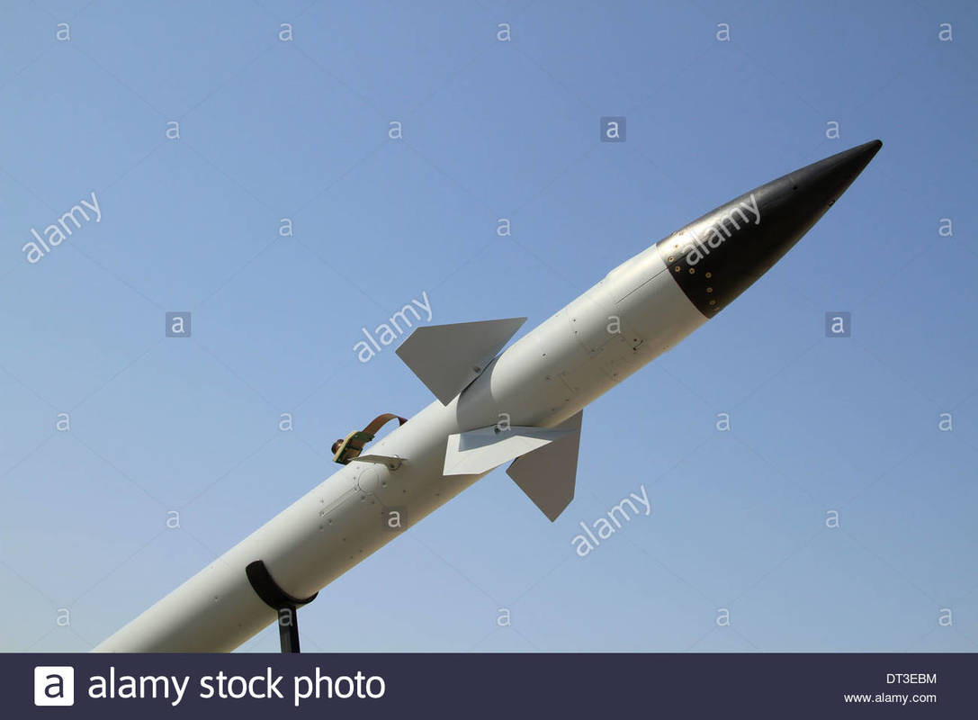 Tên lửa Tamir sử dụng ngòi nổ vô tuyến, khi gần đến tên lửa của đối phương, ngòi nổ kích nổ đầu đạn để phá hủy tên lửa đối phương bằng mảnh văng. Do vậy chỉ có các mảnh vỡ rơi trên mặt đất, chứ không phải vụ nổ từ Tamir hoặc tên lửa của đối phương. Nếu Tamir bắn trượt mục tiêu, tên lửa sẽ tự phát hủy.