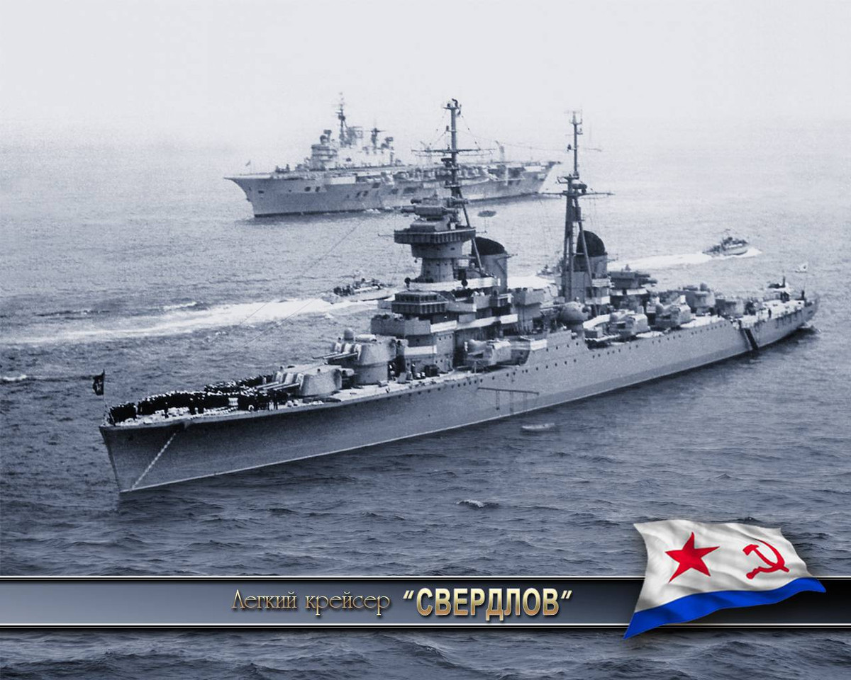 Tàu tuần dương Đô đốc Lazarev có lượng giãn nước 25.000 tấn và chiều dài thân tàu là 250 m, tốc độ tàu là 31 hải lý/h. Thủy thủ đoàn là 750 người, động cơ tàu được cung cấp bằng năng lượng hạt nhân 150 nghìn mã lực. Sức mạnh của lò phản ứng này, đủ để cung cấp điện cho một thành phố.