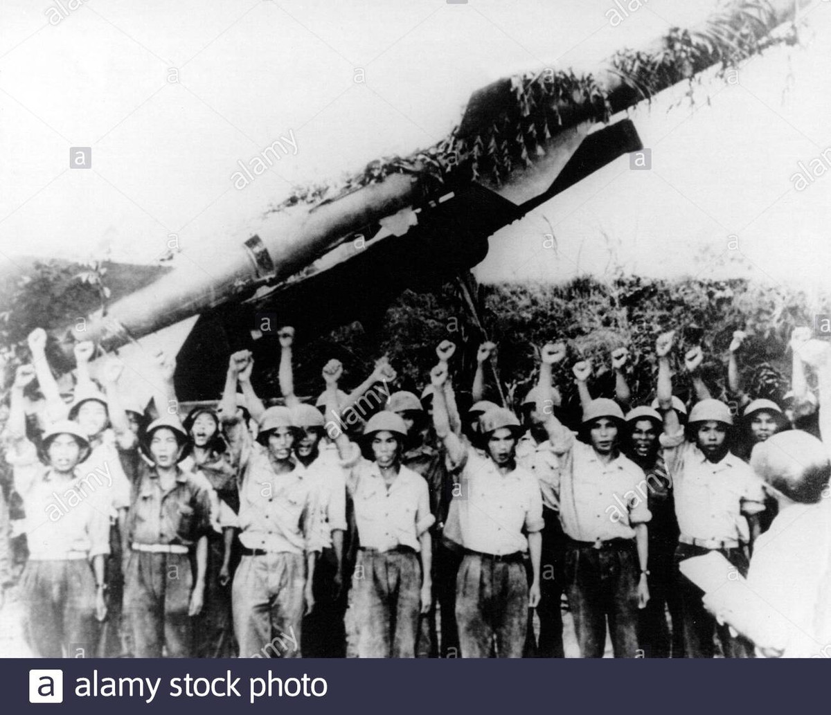 Kể từ đó, chiến thuật vòng tròn phục kích SAM-2 đã trở nên phổ biến, và tổn thất của Không quân Mỹ không ngừng tăng lên. Vì lý do này, Không quân Mỹ đã thay đổi chiến thuật và trang bị tên lửa chống radar AGM-45 Shrike trên máy bay chiến đấu từ năm 1968; chỉ cần phi công bắt được tín hiệu radar, họ sẽ phóng Shrike, tên lửa bám theo tia radar và có thể tiến công thẳng vào đài radar.