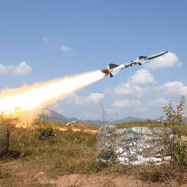 Đến năm 1967, Liên Xô phát hiện ra rằng, người Mỹ rõ ràng có thông tin nhạy cảm về hệ thống tên lửa phòng không SAM-2. Từ ngày 14-16/11/1967, phía Việt Nam phóng gần 90 tên lửa trong các trận chiến đấu, nhưng không quả nào trúng đích và tỷ lệ tiêu diệt mục tiêu bằng 0. Như vậy rõ ràng người Mỹ đã can thiệp vào kênh ngắm của tên lửa.