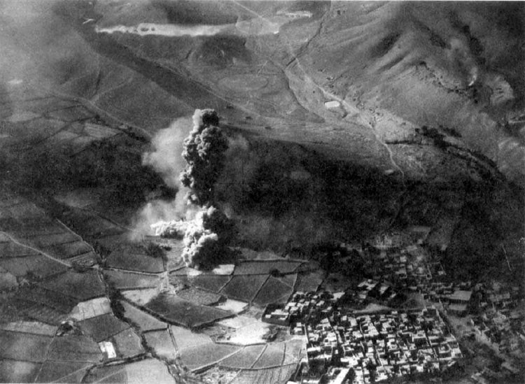 Tháng 8/1988, Mujahideen liên tiếp chiếm 2 tỉnh lỵ quan trọng là Kunduz và Talukan. Ngày 10/8/1988, xảy ra vụ nổ kinh hoàng ở kho đạn pháo Puli-Khumri, nơi chiếm 70% lượng đạn dược dự trữ của quân đoàn 40 Liên Xô.