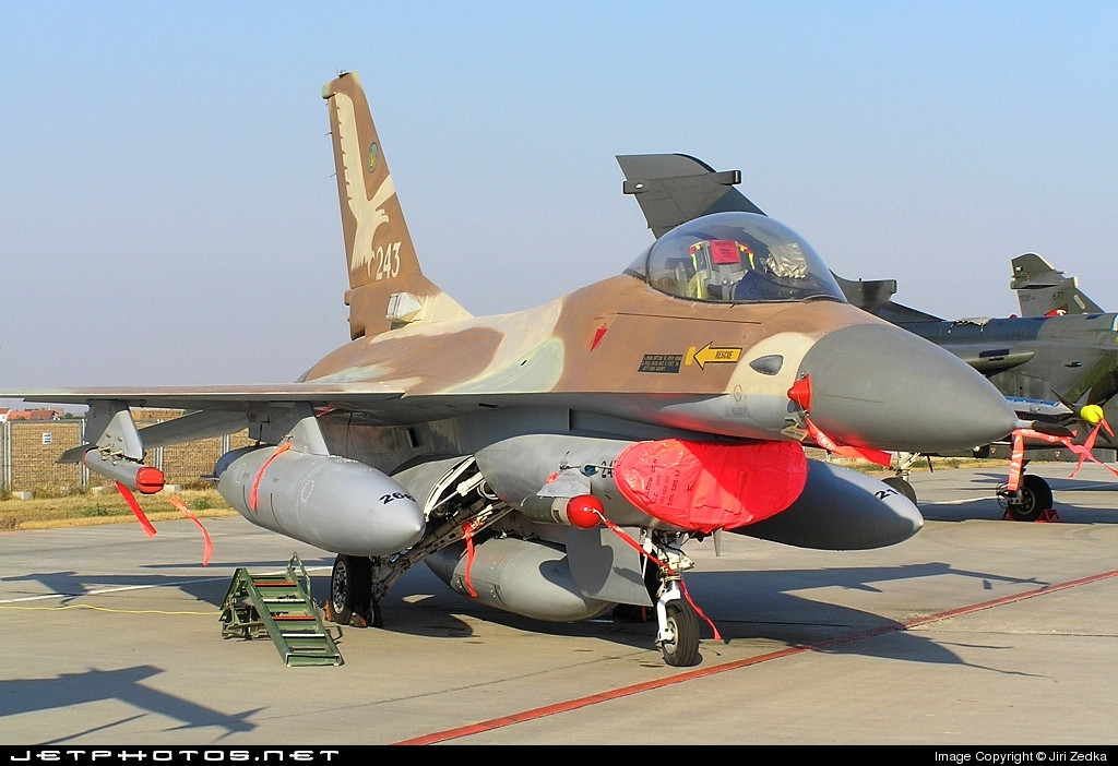 Phó Tổng thống Mỹ George HW Bush, đã kêu gọi các biện pháp trừng phạt kinh tế để trừng phạt Israel, trong khi Mỹ ủng hộ lên án các hành động của Israel tại Hội đồng Bảo mật Liên hợp quốc và Đại hội đồng Liên hợp quốc.