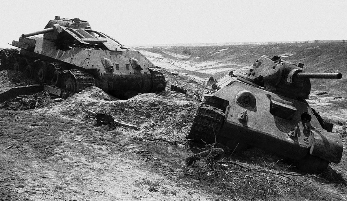 Lục quân và Thủy quân lục chiến Mỹ sau khi đổ bộ vào Inchon, đã cắt đứt sự liên kết của KPA đang bao vây Pusan. Đến tháng 9/1950, LHQ ước tính Triều Tiên đã thiệt hại 239 xe tăng, còn LHQ mất 60 xe tăng. Lực lượng thiết giáp của Triều Tiên, được sử dụng rất hiệu quả kể từ đầu cuộc chiến, đã bị tiêu diệt hoàn toàn.