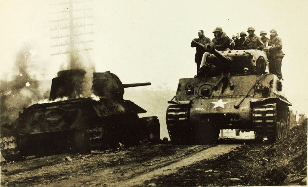 Trong khi đó, các lực lượng Liên Hợp Quốc dần nhận được vũ khí hạng nặng hơn, gồm xe tăng M-26 Pershings và súng chống tăng bazooka 3,5 inch. Tại Obong-Ni Ridge, 4 chiếc M-26 của Tiểu đoàn xe tăng 1 Thủy quân lục chiến Mỹ, đã tiêu diệt 3 chiếc T-35/85 mà không bị thiệt hại.