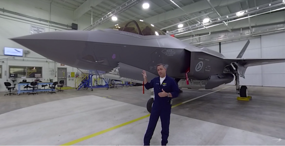 15 năm, sau chuyến bay đầu tiên của F-35, Không quân Mỹ chỉ có 250 chiếc, và rất có khả năng F-35 sẽ đi vào con đường cụt của F-22, khi Không quân Mỹ ngừng sản xuất và trang bị F-22, khi chỉ chỉ sản xuất được 195 chiếc; trong khi kế hoạch sản xuất 750 chiếc.