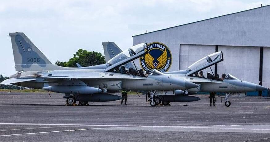 Philippines sau rất nhiều năm không hề có bất cứ chiếc chiến đấu cơ phản lực nào trong biên chế cũng đã lựa chọn hợp đồng mua mới một phi đội 12 chiếc tiêm kích F/A-50 từ Hàn Quốc với giá trị 420 triệu USD vào giữa những năm 2010.