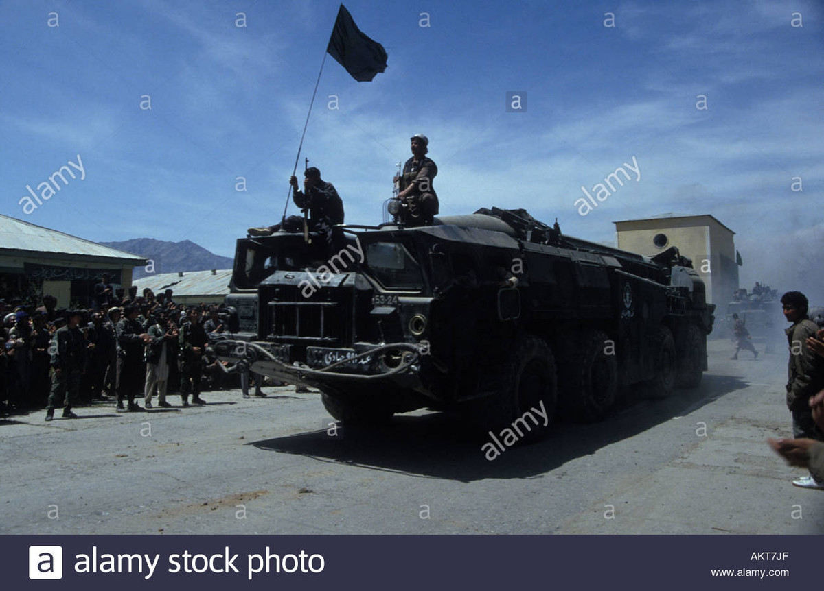 Tên lửa Scud đã được Cộng hòa Dân chủ Afghanistan, đồng minh với Liên Xô triển khai, để chống lại các nhóm Hồi giáo nổi dậy được phương Tây hậu thuẫn, và những tên lửa này được phóng rất nhiều, sau khi Liên Xô rút quân và được phóng với cường độ cao.