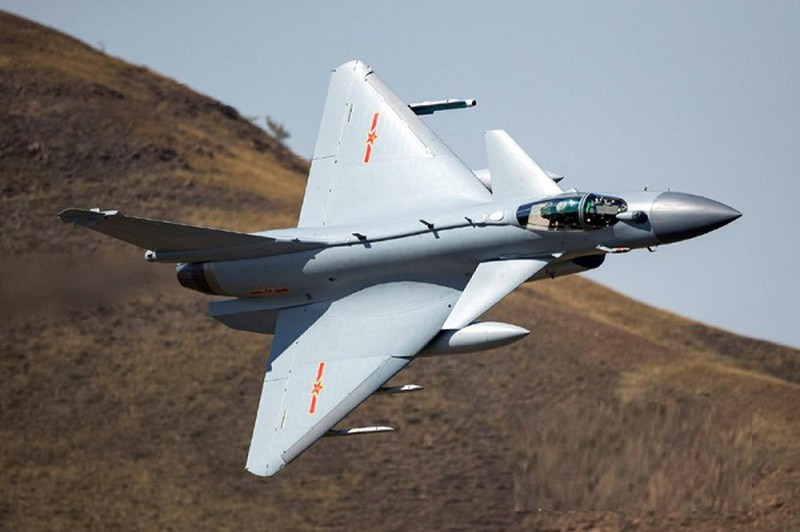 Hiện nay, Iran dường như đang có xu hướng tìm đến Trung Quốc để mua máy bay chiến đấu, cụ thể nước này tỏ ra quan tâm với máy bay phản lực hạng nhẹ thế hệ 4++ J-10C để thay thế cho phi đội F-14 đã gần 50 tuổi.