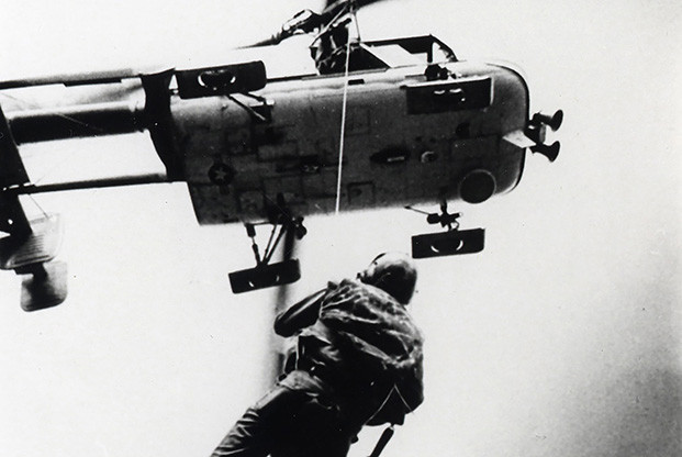 Theo thông tin của Tạp chí Không quân Mỹ vào ngày 4/8, Kelly cho biết tại cuộc hội thảo do Trung tâm Quản lý vòng đời Không quân Mỹ tổ chức, có tính đến khoảng cách xa trên vùng biển rộng lớn của chiến trường Ấn Độ Dương – Thái Bình Dương và khả năng của các đội cứu nạn của Không quân và Hải quân Mỹ hiện nay.