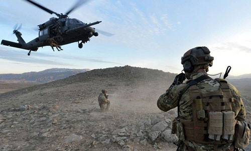 Tướng Kelly nói rằng, Bộ Chỉ huy Chiến đấu trên không đang xem xét “có bao nhiêu phi công nhảy dù có thể thoát ra khỏi nguy hiểm, hoặc tìm đến một nơi mà họ có thể được giải cứu bởi “chính họ”; và làm thế nào lực lượng cứu hộ có thể tiếp cận họ”.