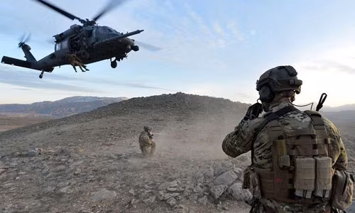 Tướng Kelly nói rằng, Bộ Chỉ huy Chiến đấu trên không đang xem xét “có bao nhiêu phi công nhảy dù có thể thoát ra khỏi nguy hiểm, hoặc tìm đến một nơi mà họ có thể được giải cứu bởi “chính họ”; và làm thế nào lực lượng cứu hộ có thể tiếp cận họ”.