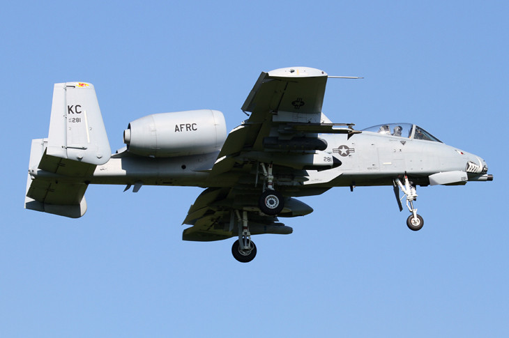 Lý do khiến số lượng cường kích A-10 của Mỹ ở Trung Đông hiện nay bằng 0, là do khoảng cách từ căn cứ của Mỹ ở Trung Đông đến Afghanistan và những nơi khác quá xa.