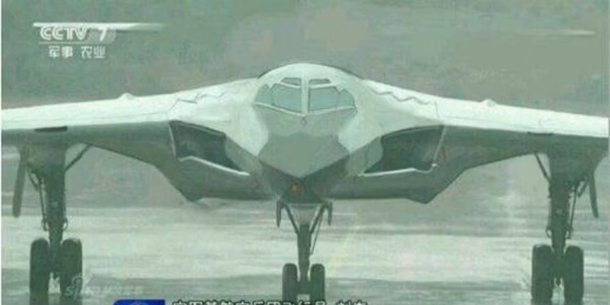 Thay vào đó, máy bay ném bom H-20 được thiết kế với nhiệm vụ tăng cường khả năng răn đe chiến lược của Trung Quốc trước đối thủ Mỹ. Máy bay ném bom mới “sẽ có thể tấn công các mục tiêu ở khoảng cách xa, có thể là ở chuỗi đảo thứ hai và xa hơn nữa”.