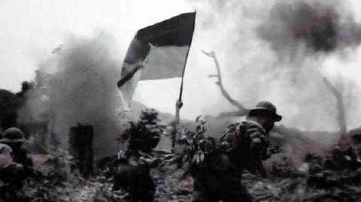 Cũng thời gian đó, trên hướng tây, Tiểu đoàn 5, Trung đoàn 24, Sư đoàn 304 cùng xe tăng đã mở cửa thắng lợi đánh vào các điểm cao 230, 320, diệt gọn các đai đội biệt kích 102, 103, sau đó tiến vào hiệp đồng với Tiểu đoàn 3, Trung đoàn 101 tiêu diệt sở chỉ huy địch ở trung tâm căn cứ.