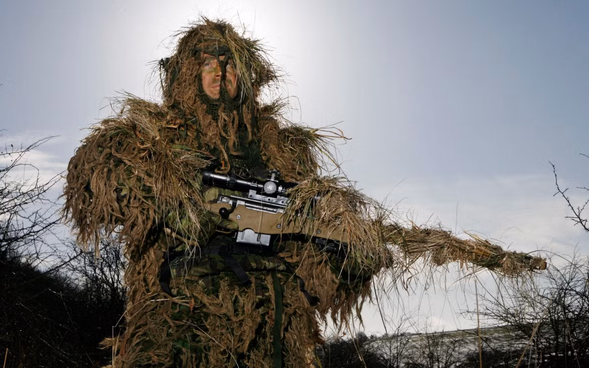 Bên cạnh đó các xạ thủ bắn tỉa của đặc nhiệm Anh cũng được đánh giá có trình độ bắn tỉa tốt nhất thế giới, rất nhiều phiến quân IS bị tiêu diệt dưới họng súng ngắm của lực lượng này.