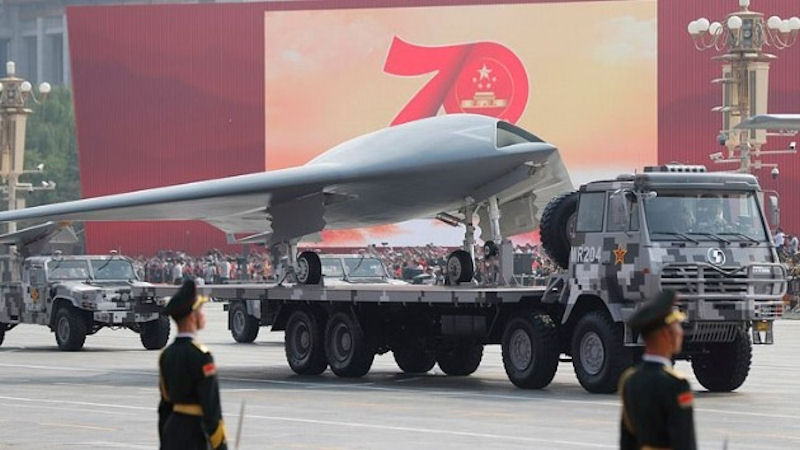 Việc Trung Quốc phát triển một máy bay không người lái tàng hình có khả năng thực hiện các cuộc tấn công có thể là công nghệ tiên tiến. Tuy nhiên, đã có những loại máy bay không người lái như vậy và Mỹ là quốc gia đi tiên phong.