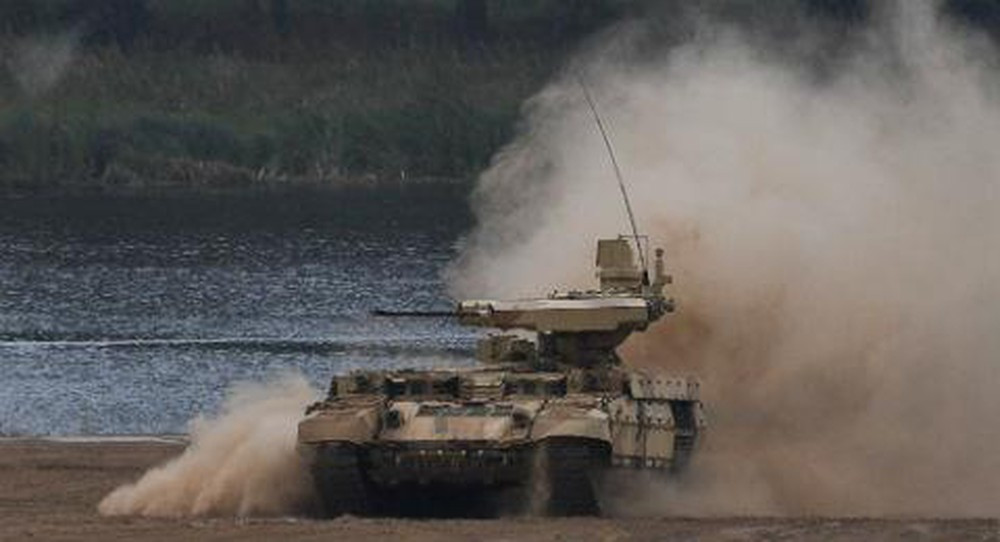 Terminator có khối lượng tương đối nặng, nặng hơn xe tăng T-90S khoảng nửa tấn (47 tấn), nhưng có khả năng cơ động rất cao. Xe được lắp động cơ động cơ V-92S, đây là động cơ được khai thác sử dụng có độ tin cậy rất cao và tiết kiệm nhiên liệu.