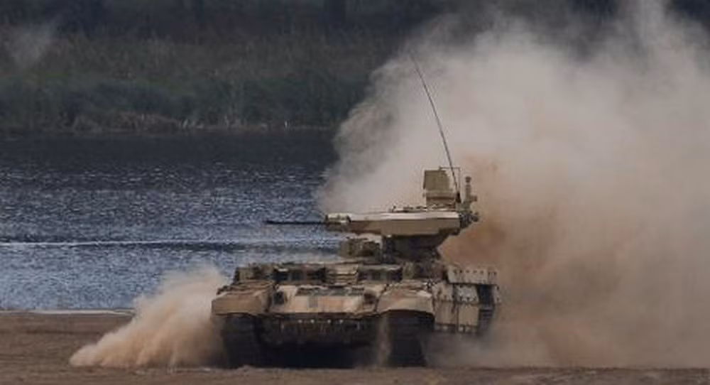 Terminator có khối lượng tương đối nặng, nặng hơn xe tăng T-90S khoảng nửa tấn (47 tấn), nhưng có khả năng cơ động rất cao. Xe được lắp động cơ động cơ V-92S, đây là động cơ được khai thác sử dụng có độ tin cậy rất cao và tiết kiệm nhiên liệu.