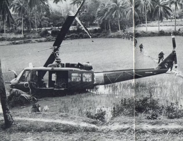 Tổng cộng trong những năm từ 1957 tới 1975 đã có khoảng 10.005 chiếc trực thăng Huey các loại được sản xuất, trong số đó có tới 7.013 chiếc được đưa tới Việt Nam và có tới 3.305 chiếc được trở thành các vật dụng bằng nhôm của người dân Việt Nam.