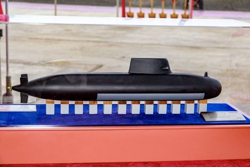 Những tàu ngầm do Đài Loan tự phát triển, sẽ có tính năng hiện đại, bổ sung kịp thời cho hải đội tàu ngầm của hòn đảo này, vốn đã ít ỏi, lại chuẩn bị hết niên hạn sử dụng. Những chiếc tàu ngầm mới này, được đóng tại nhà máy đóng tàu "đặc biệt" của Tập đoàn CSBC ở thành phố Cao Hùng, Đài Loan.