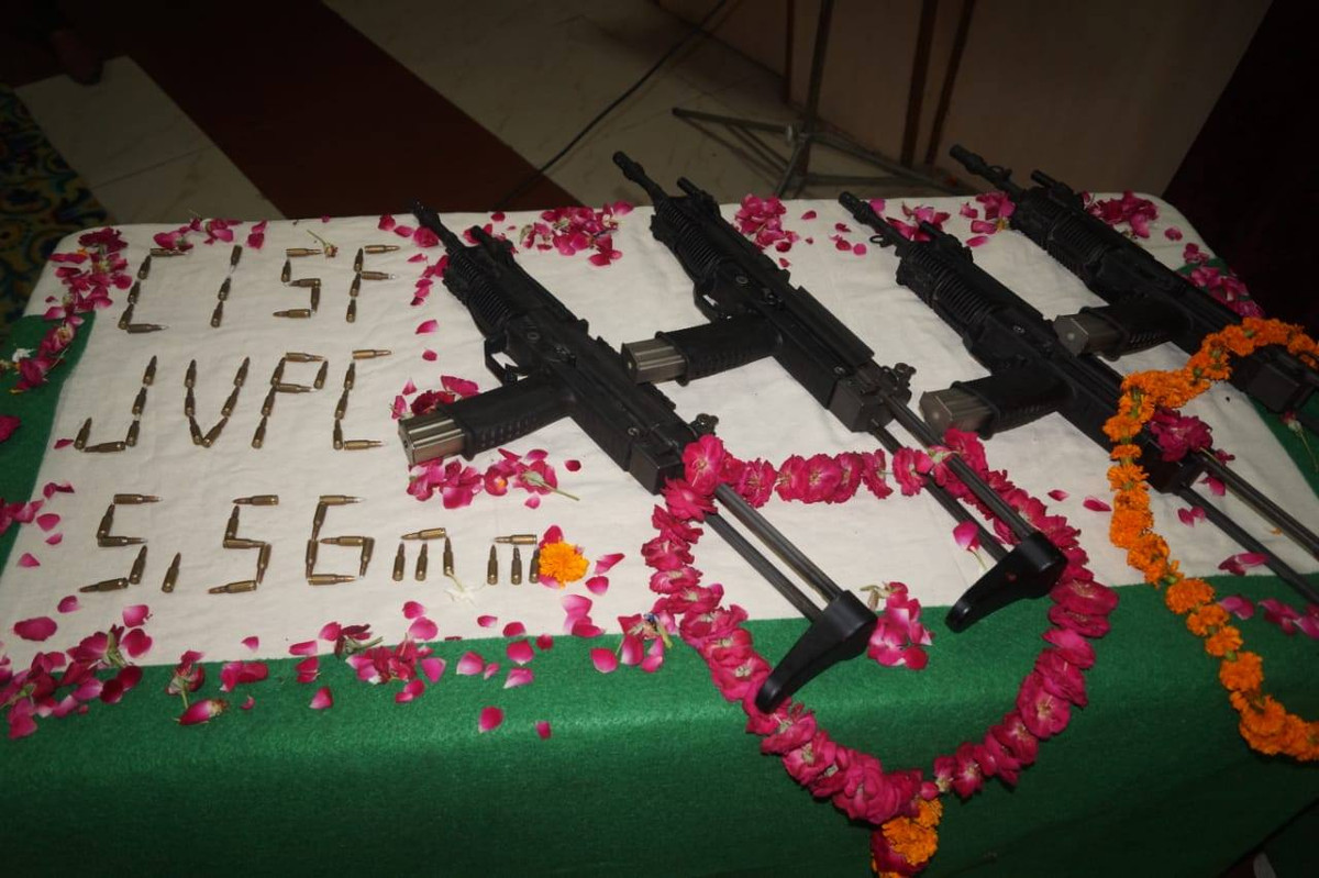 Quân đội Ấn Độ đã có một loạt các cuộc thử nghiệm đối với JVPC, kể từ những mẫu thiết kế ban đầu của súng. Carbine JVPC trong giai đoạn đầu thiết kế, có những thiếu sót nhỏ, chưa đáp ứng được yêu cầu của Quân đội Ấn Độ. 