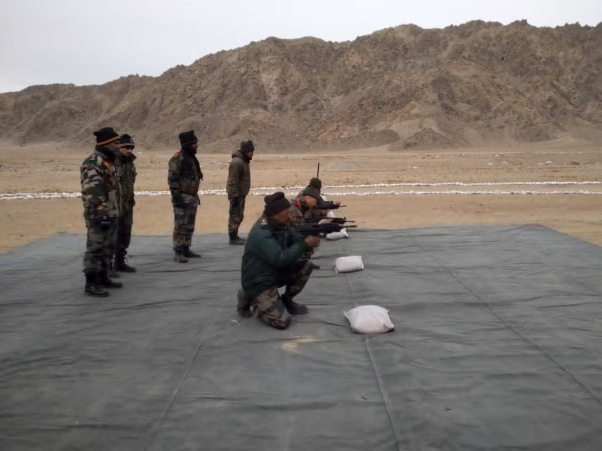 Sau nhiều lần phát triển, chất lượng và khả năng chiến đấu của JVPC được cải thiện rõ rệt; súng được thử nghiệm trong những điều kiện khắc nghiệt và đáp ứng tốt các điều kiện chiến đấu. DRDO đã hoàn thiện được mẫu súng theo đúng yêu cầu của quân đội, được Quân đội Ấn Độ chấp nhận và đưa vào sản xuất hàng loạt. 