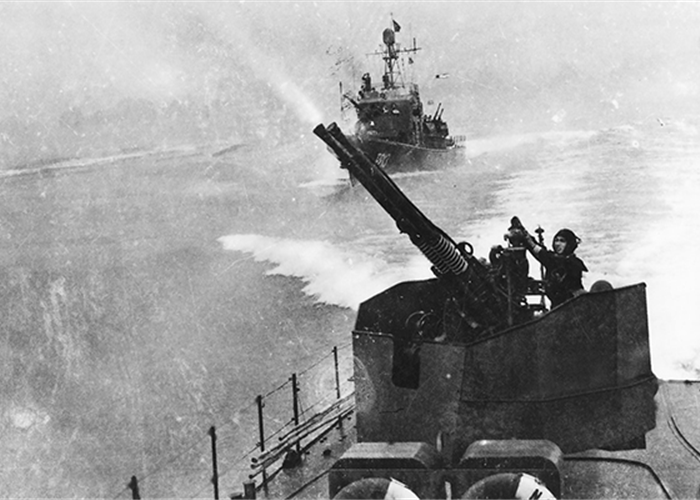 Phía Hải quân nhân dân Việt Nam thông báo hai tàu 333 và 336 bị hư hại một số thiết bị trên boong nhưng vẫn tiếp tục đánh trả máy bay của Mỹ, bắn rơi 1 chiếc, bắn hư hại 1 chiếc khác.