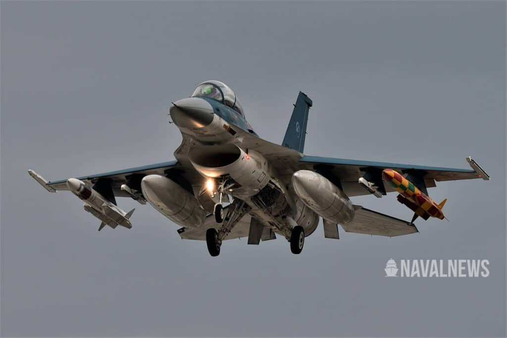 Để chống lại mối đe dọa từ nước ngoài, Nhật Bản đã sản xuất hàng loạt tên lửa chống hạm tầm xa ASM-3; đây là loại tên lửa chống hạm phóng từ trên không (ASM), sử dụng nhiên liệu rắn để hành trình đạt tốc độ siêu thanh (trên Mach 3). Tầm bắn khoảng 200 km (108 hải lý). Ảnh: Máy bay chiến đấu F-2 mang tên lửa ASM-3A – Nguồn: Navalnews
