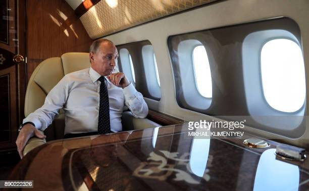 Chuyên cơ “Không lực Một” của Nga là một chiếc máy bay Il-62, đã được sửa đổi. Máy bay này được gọi là “Điện Krem bay” và thoải mái như “Không lực Một” của Mỹ. Chiếc máy bay này cũng đã trải qua những sửa đổi đặc biệt và có khả năng trở thành Sở chỉ huy trong thời chiến.