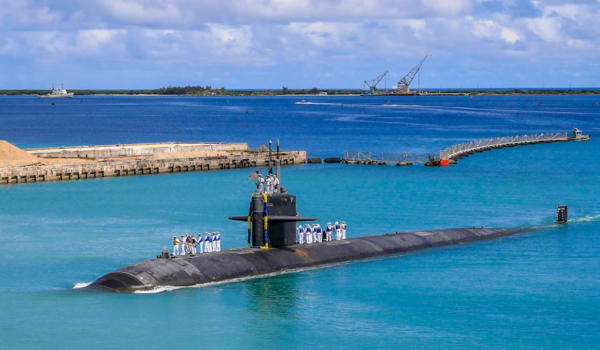 Liên minh AUKUS cũng có ý nghĩa quan trọng đối với Đông Nam Á, khu vực nằm ở trung tâm Ấn Độ Dương - Thái Bình Dương, đồng thời là mối quan tâm chính của các quan hệ đối tác mới. Cho đến nay, các chính phủ khu vực khá kín tiếng về thông báo này và phản ứng của họ đối với sáng kiến mới được dự đoán sẽ có sự khác biệt.