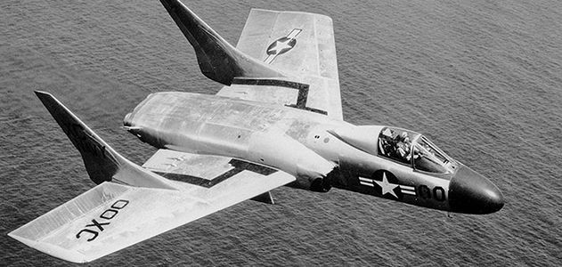 Đứng thứ hai trong danh sách "quan tài bay" là loại chiến đấu cơ phản lực đầu tiên của Hải quân Mỹ F7U; đây là nỗ lực của Hải quân Mỹ nhằm phát triển một tiêm kích hạm phản lực, nhưng đã thất bại, do quy trình phát triển quá nóng vội, dẫn đến ''đốt cháy giai đoạn''.