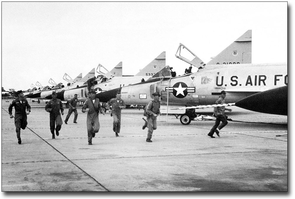 Một nỗ lực thiết kế lại khác có tên F-106 Delta Dart, có khả năng hoạt động tốt hơn nhiều. Tại Việt Nam, Không quân đã cố gắng đưa F-102 vào thực hiện vai trò ném bom tầm thấp, nhưng thành công rất hạn chế, và phần lớn sau này được cải tạo làm máy bay không người lái mục tiêu.
