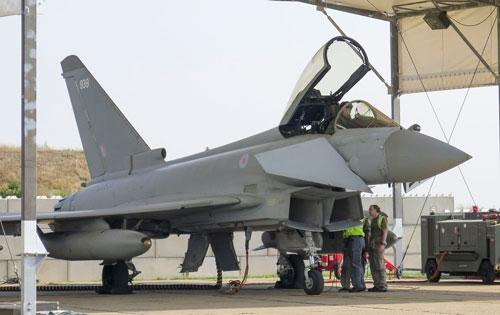 Vào mùa hè năm 2018, chỉ có 10 trong tổng số 128 máy bay chiến đấu của Không quân Đức, được đánh giá là đủ điều kiện để bay, vì tình trạng thiếu phụ tùng thay thế. Vào tháng 2/2019, Telegraph cho biết: "Trung bình chỉ có 39/128 máy bay chiến đấu Eurofighter và 26/93 máy bay chiến đấu Tornado của Đức, là có thể chiến đấu hoặc huấn luyện".