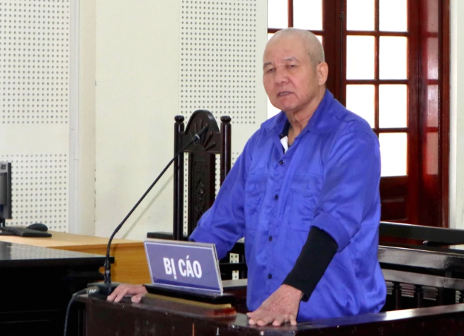 Tối 15/7/2023, Trần Văn Năng đã xuống xe khách tại đường tránh TP Huế và sau đó bắt xe ôm đi vào trong nội thành TP Huế. Sợ bị truy đuổi, sáng 16/7, nghi can tiếp tục nhảy xe vào các tỉnh phía Nam. Tuy nhiên, đến đường tránh TP Đà Nẵng, đối tượng tiếp tục xuống xe để ngược từ TP Đà Nẵng để đến cửa khẩu Lao Bảo thuộc tỉnh Quảng Trị ngủ lại một đêm rồi tiếp tục quay trở lại TP Đà Nẵng. Cứ như thế, đối tượng đi qua hàng loạt tỉnh, thành từ Quảng Nam, Cần Thơ, TP HCM… cho đến lúc bị Cảnh sát phát hiện và bắt giữ. Ngày 29/12/2023, TAND tỉnh Nghệ An tuyên phạt Trần Văn Năng tử hình về tội “Giết người”, 4 năm tù về tội “Cướp tài sản”, tổng hình phạt là tử hình.