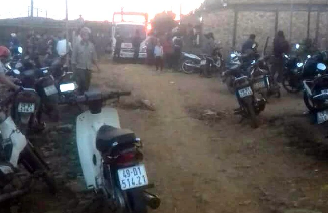  Cưa bom lấy thuốc nổ, một người tử vong: Ngày 27/3/2019, khi anh Lý Văn Tuấn (39 tuổi; ngụ thôn 10, xã Tân Thanh, huyện Lâm Hà, tỉnh Lâm Đồng) nhặt được quả bom đã cưa khiến quả bom phát nổ, nạn nhân tử vong tại chỗ. Được biết, anh Lý Văn Tuấn có vợ và hai con học lớp 11 và lớp 1, gia đình hoàn cảnh khó khăn vì không có vườn tược, làm nghề đào giếng nuôi con ăn học. Ngay sau vụ nổ, người dân địa phương đã kêu gọi vận động quên góp để lo hậu sự cho anh Tuấn.