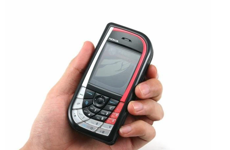 Tại Cao Bằng, khi rà soát các cửa hàng điện thoại, các anh phát hiện tại một cửa hàng xuất hiện chiếc điện thoại giống với tài sản mà nạn nhân S. bị mất sau khi tử vong. Qua làm việc, chủ cửa hàng cho biết, tối 3/7/2012 khi đang đứng ở quầy thì một người đàn ông vào bán chiếc điện thoại trên. Qua xác định, đối tượng đem bán chiếc điện thoại của chị S. là Dương Văn Tuấn (SN 1967, trú tại thị xã Cao Bằng, tỉnh Cao Bằng). Củng cố các tài liệu khác, Công an tỉnh Thái Nguyên khẳng định Tuấn chính là kẻ đã ra tay sát hại chị S. vào chiều 3/7/2012 tại TP Thái Nguyên. (Ảnh minh họa, nguồn Internet) 