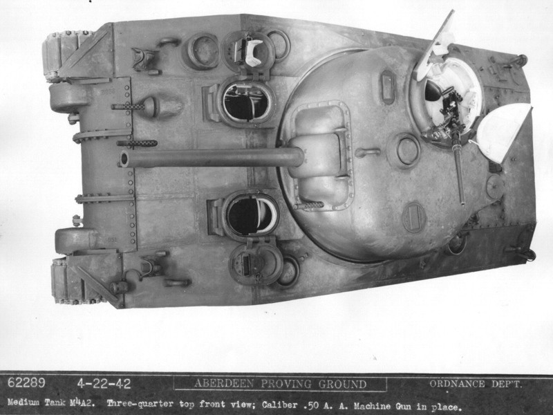 Các phiên bản trước đó chỉ được thiết kế với ba cửa - có nghĩa là nạp đạn viên cùng xạ thủ sẽ phải "xếp hàng" khi xe tăng đang cháy để chui ra ngoài qua vị trí của trưởng xa. Nguồn ảnh: USarmy.