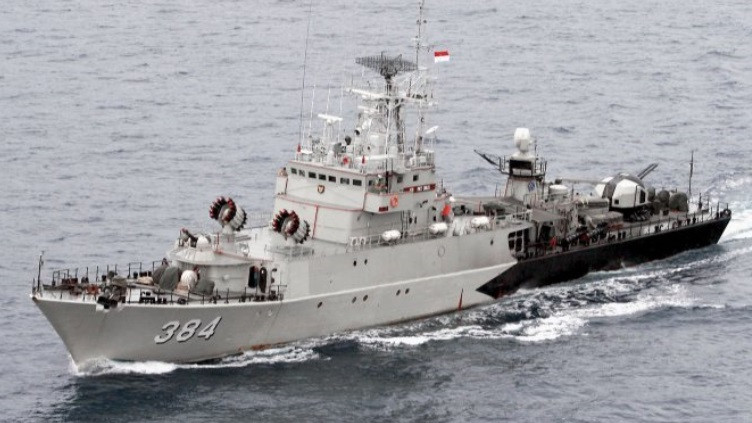 Tổng cộng lực lượng Hải quân của Indonesia có 221 tàu các loại, bao gồm nhiều nhất là 74 tàu tuần tra tốc độ cao - các tàu chuyên được sử dụng để tuần tra quanh những khu vực quần đảo nhỏ của quốc gia này. Nguồn ảnh: Defenceforums.