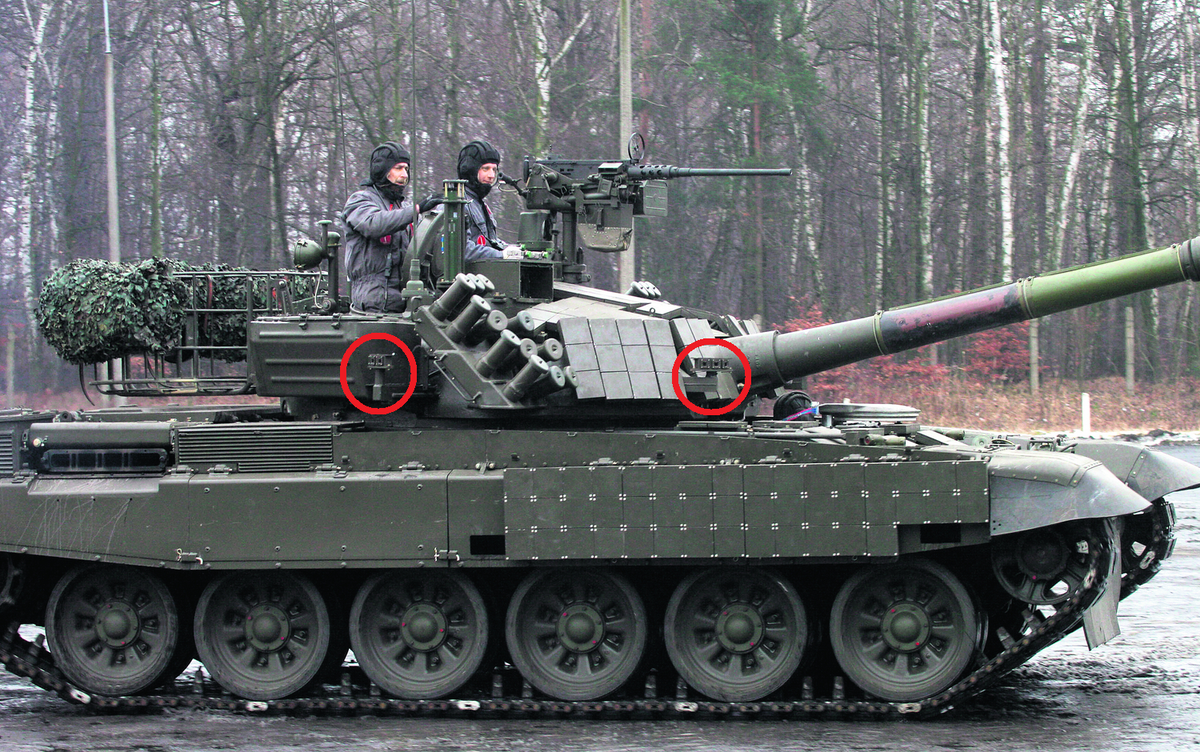 Lớp giáp của xe được cải tiến hoàn toàn với giáp làm bằng composite. Phần trước và hai bên thân xe được ứng dụng công nghệ giáp phức hợp nhiều lớp. Trong khi đó giáp phản ứng nổ được trang bị ở phía trước, hai bên và cả phía sau xe. Nguồn ảnh: Flickr.