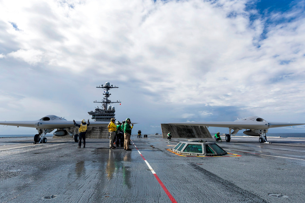 Mặc dù đã bắt đầu từ năm 2012, tuy nhiên tới nay chương trình phát triển tổ hợp MQ-25 mới chỉ tốn của quân đội Mỹ 804 triệu USD - một số tiền quá nhỏ so với một chương trình quy mô lớn như những gì quân đội Mỹ đang dự tính. Nguồn ảnh: Sina.