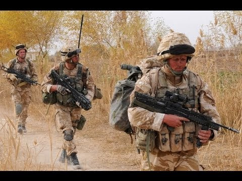 Súng có chiều dài 900 mm trong đó chiều dài nòng súng đạt 518 mm tương đương với khoảng 60% tổng chiều dài của súng.