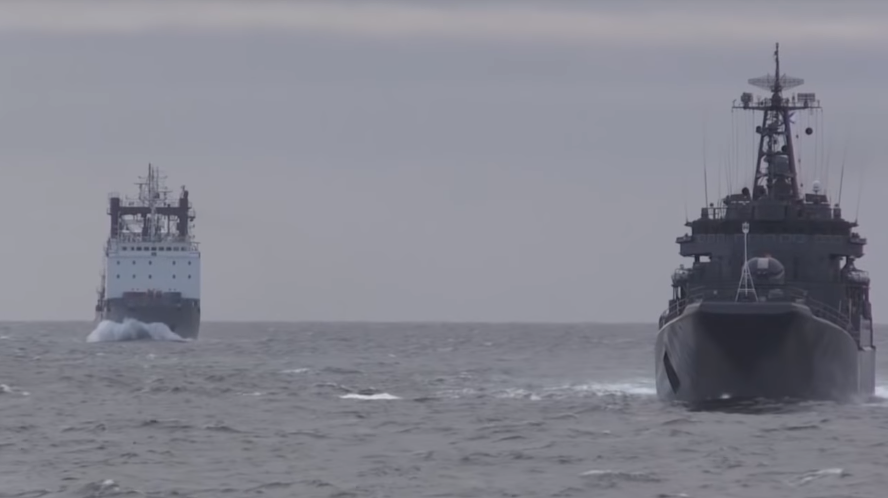 Theo truyền thông của Nga, xếp sau Nga về quân số tham gia Vostok 2018 là Trung Quốc với 3200 quân cùng 900 phương tiện chiến đấu mặt đất, 24 trực thăng và 6 máy bay chiến đấu. Nguồn ảnh: Bộ Quốc phòng Nga.