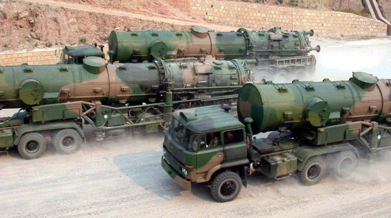 Như đã nói ở trên, do không có khả năng giảm tốc khi bay trên không, tên lửa DF-21 sẽ tăng tốc liên tục. Theo công bố của phía Trung Quốc, tên lửa DF-21 có khả năng tăng tốc độ lên tối đa tới Mach 10. Tốc độ này là đủ để làm khó hầu hết các hệ thống phòng thủ tên lửa hiện tại trên thế giới. Nguồn ảnh: Conq.